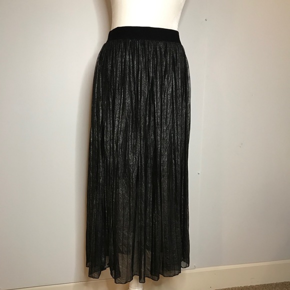 Sanctuary Pleated Silver Skirt - Size: S - Silver - Picture 9 of 15